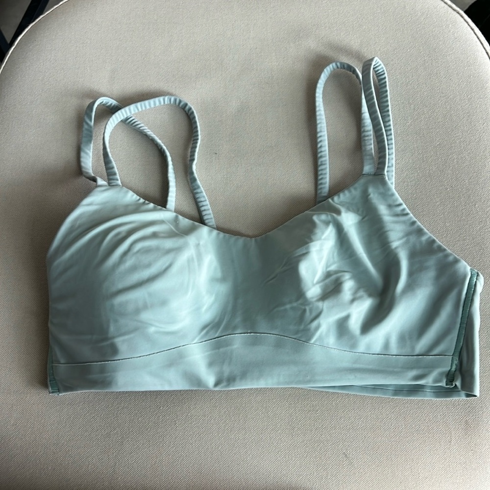 Lululemon like a cloud bra size 4 beautiful light blue color